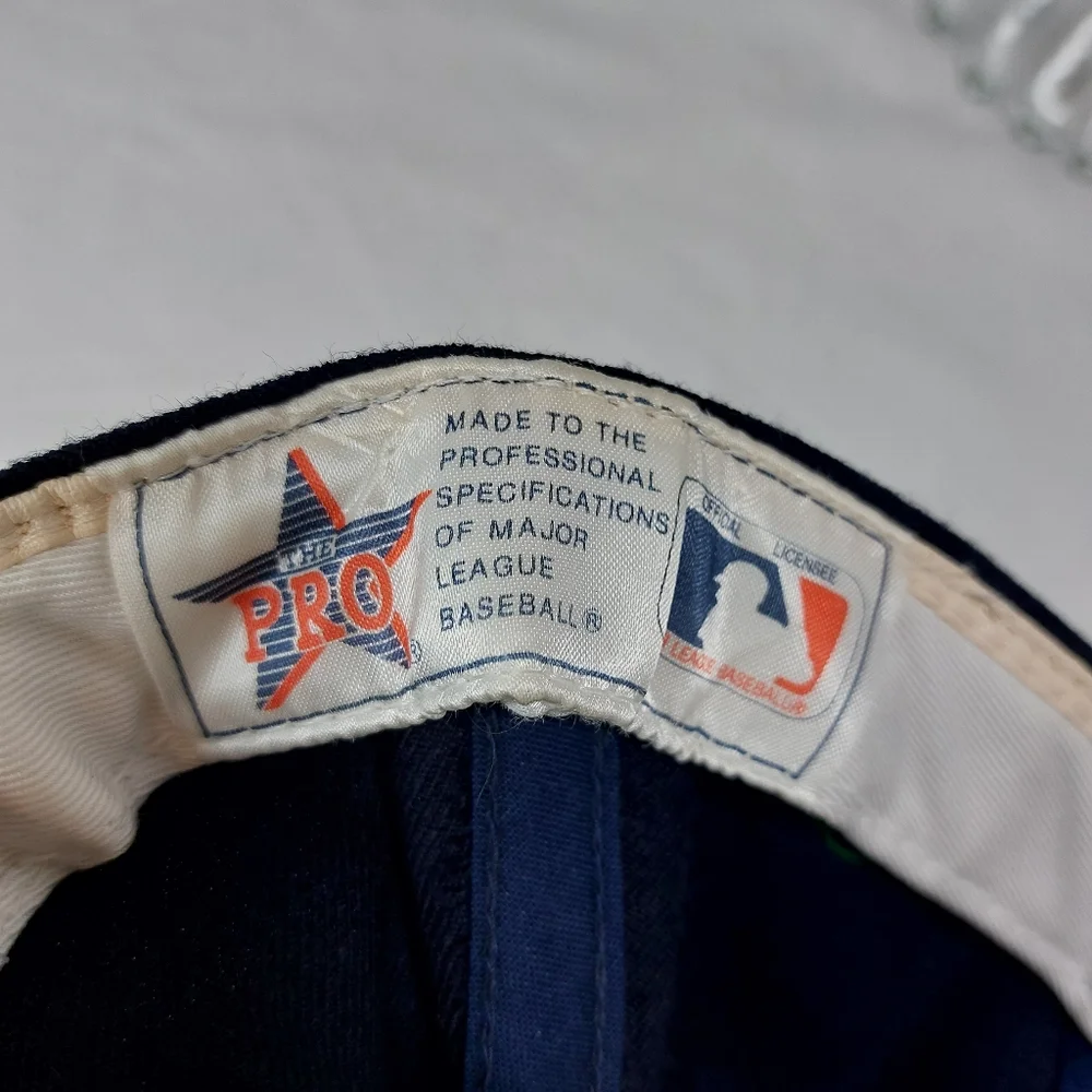 New York Yankees Hat Cap New Era Fitted Size 7 1/8 Licensed MLB‎ Baseball